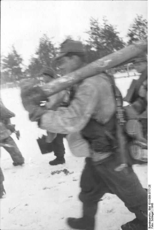 German soldier with Panzerschreck weapon, Russia, 1943