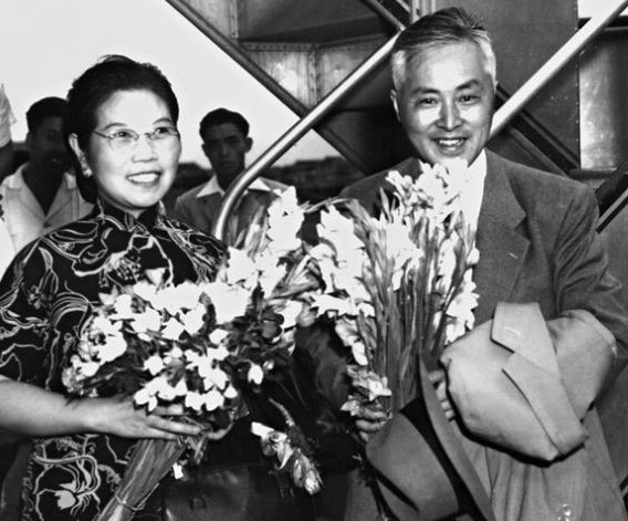 Chen Lifu and his wife Sun Luqing arriving in Taiwan, 1949