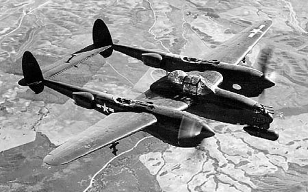 P-38M Night Lightning nightfighter in flight, 1944-1945, photo 2 of 2