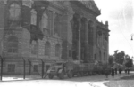 Germans loading artwork from the Zachęta art gallery onto trucks for transport to Germany, Jul 1944, photo 1 of 3