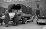 German troops seizing Italian artwork at Piazza Venezia, Rome, Italy, 4 Jan 1944, photo 3 of 3