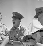 Lieutenant General Oliver Leese speaking with his divisional commanders, North Africa, 1942-1943