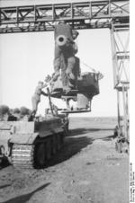 Repairing a Tiger I heavy tank, Russia, 21 Jun 1943, photo 15 of 21