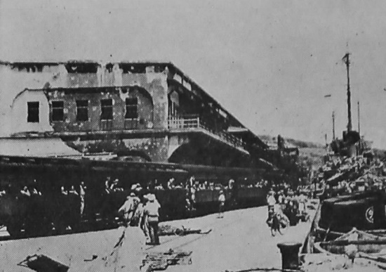 Former American prisoners of war arriving at Kiirun (now Keelung), Taiwan, 5 Sep 1945