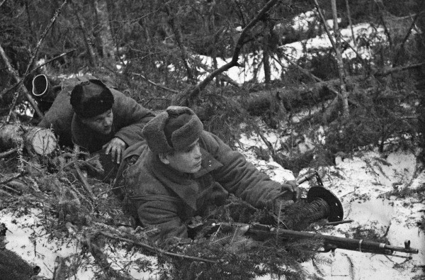 Soviet signal troops laying cables, Eastern Front, date unknown