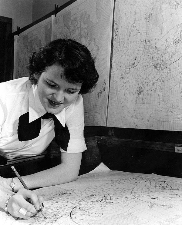 WAVES Aerographer's Mate working with weather charts, Naval Air Station, Lakehurst, New Jersey, United States, Nov 1943