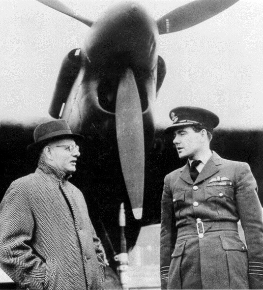 Prime Minister John Curtin speaking to RAF Binbrook station commander Group Captain Hughie Edwards, 1944