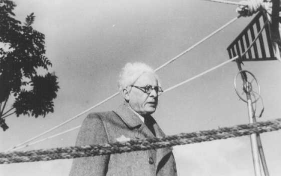 Chaim Rumkowski delivering a speech, Lódz ghetto, Poland, date unknown