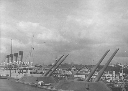 QF 4.5-inch Mk III guns aboard HMS Formidable, Sydney harbor, Australia, 6 Dec 1945