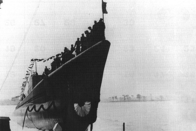 Launching of submarine Runner, Portsmouth Naval Shipyard, Kittery, Maine, United States, 30 May 1942