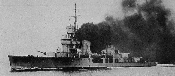 Chinese light cruiser Pinghai on the Yangtze River at Jiangyin, Jiangsu Province, China, Aug 1937