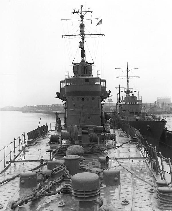 Yukikaze and Shisaka at Tokyo, Japan, 26 May 1947, photo 1 of 2