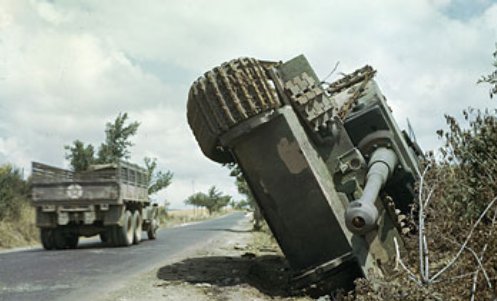 Wrecked German Tiger I heavy tank near Rome, Italy, 18 Jun 1944