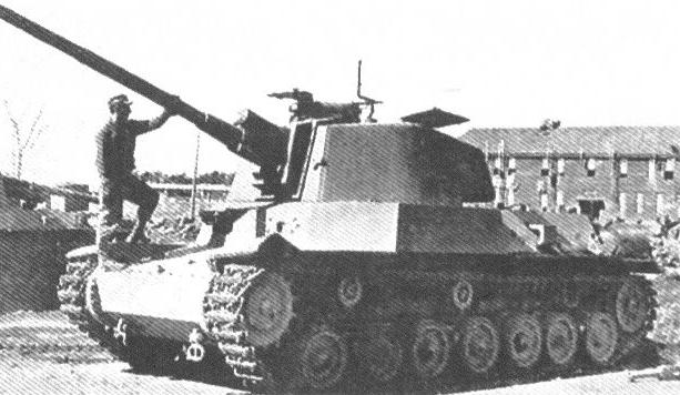 Captured Type 4 Chi-To medium tank, Japan, late-1945