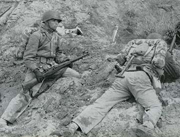 Men of US 24th Marine Regiment in exercise, Camp Pendleton, California, United States, late 1943