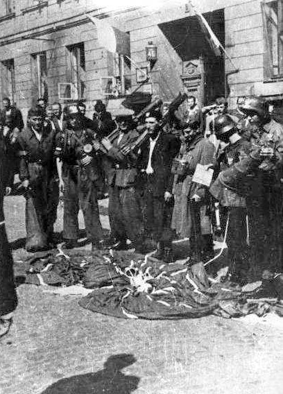 Polish resistance fighters with PIAT anti-tank launchers, Tamka 46, Warsaw, Poland, circa 14 Aug 1944